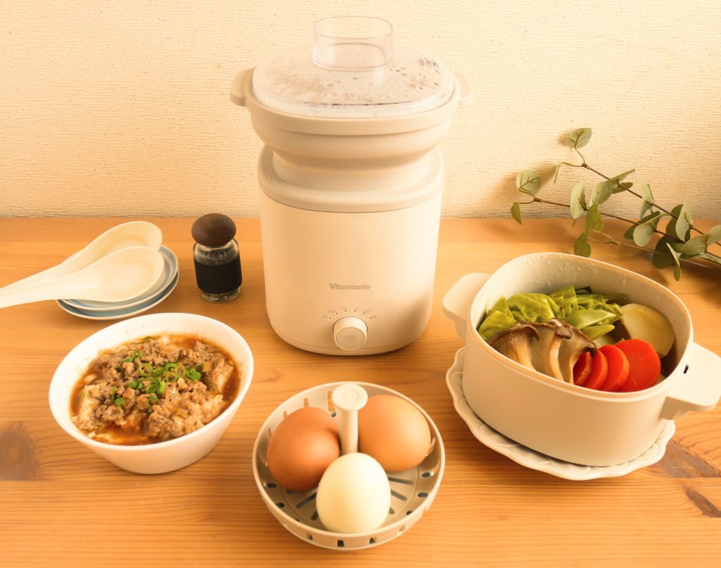 ビタントニオのフードスチーマープラスと、ゆで卵、蒸し野菜、蒸し麻婆豆腐