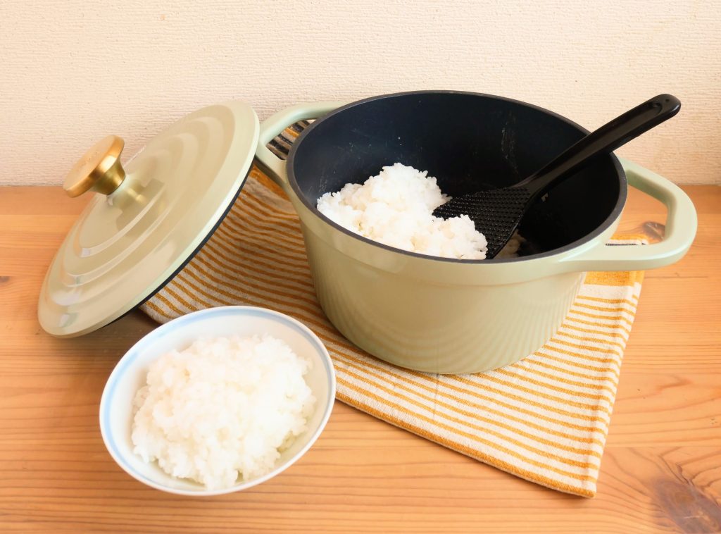 ティファール「キャストラインエアココット20㎝」で炊いた白飯