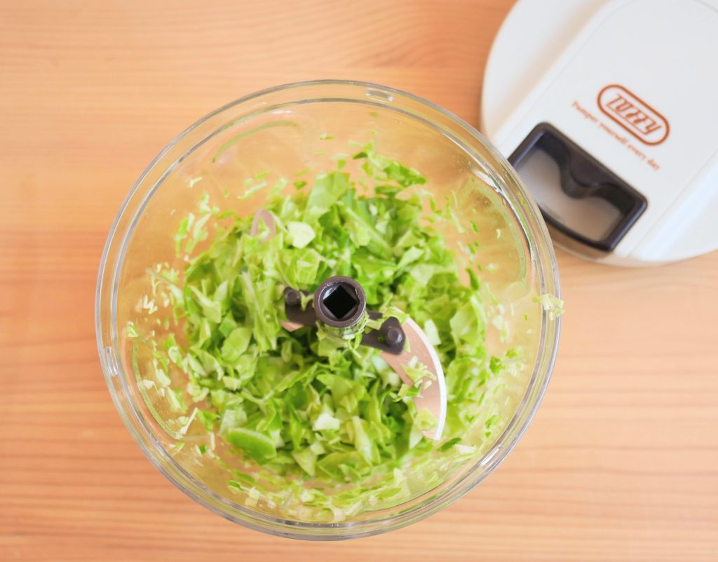 マルチハンディチョッパーでみじん切りにしたキャベツ