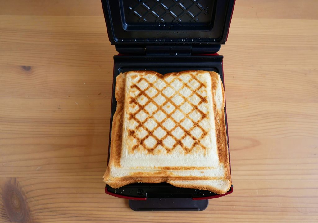 プレスサンドメーカープラッドで焼いた、韓国屋台風ホットサンド