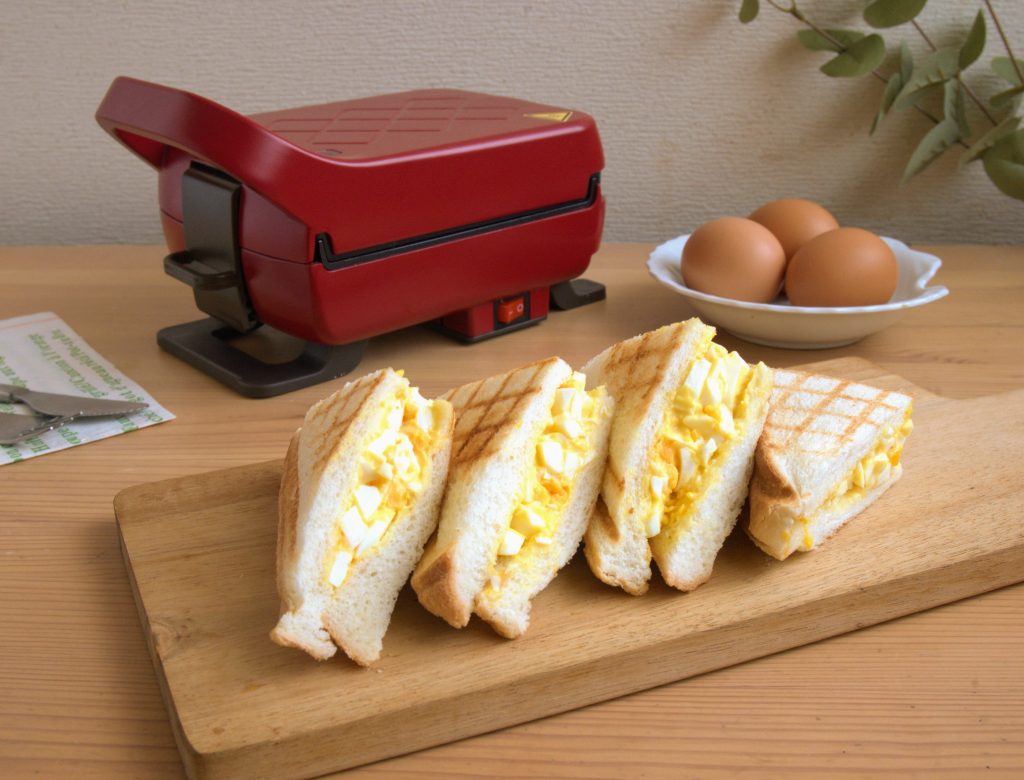 卵サンドとプレスサンドメーカープラッド
