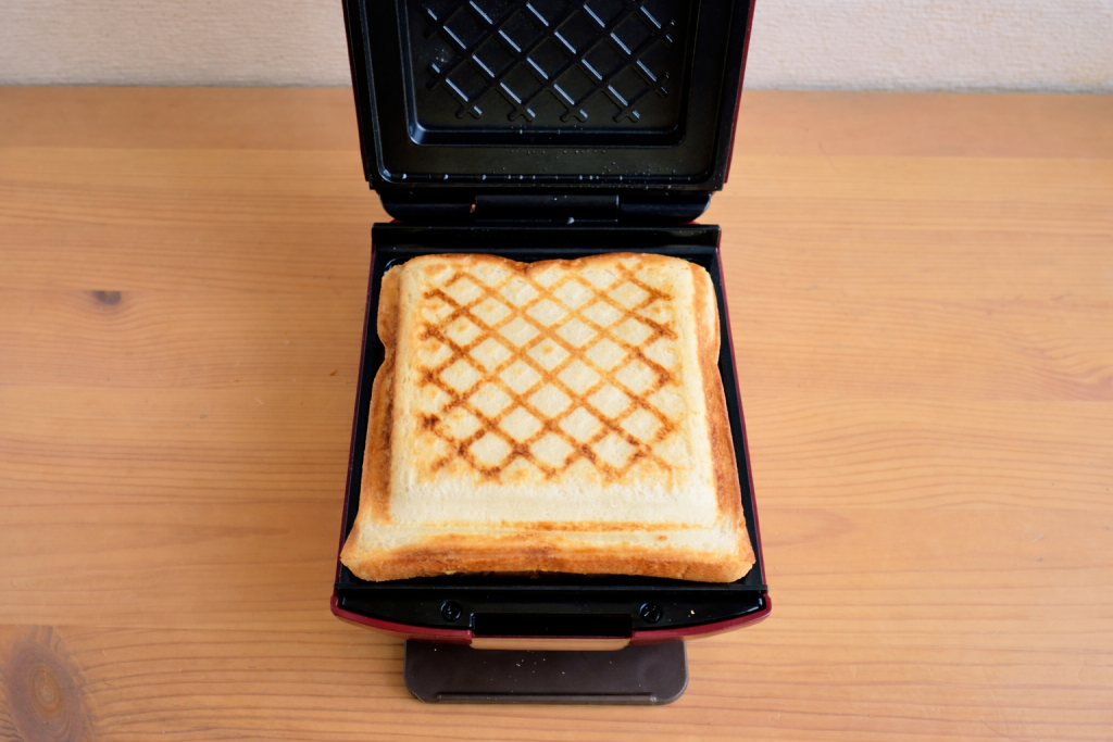 プレスサンドメーカーで焼いた卵サンド