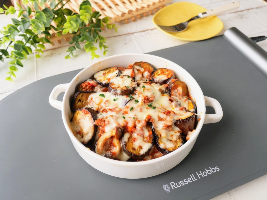 フードウォーマーマッドにのせた、なすのミートソースグラタン