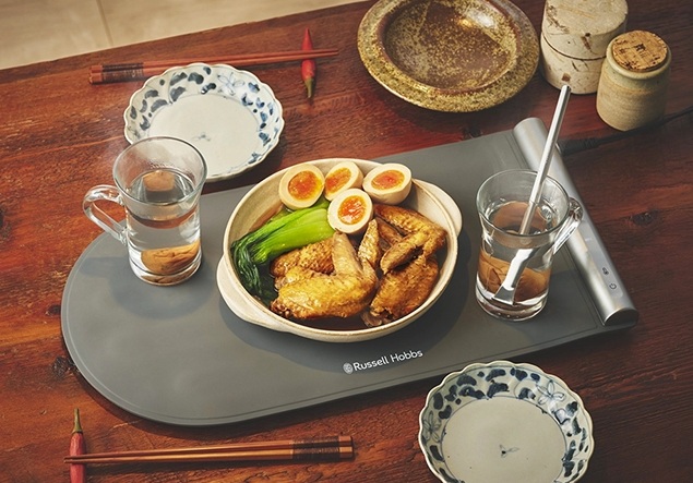 料理屋ドリンクがのったフードウォーマーパッド