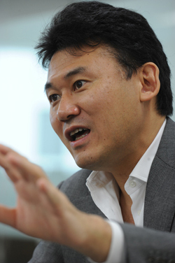 楽天の三木谷氏が楽天EXPOで講演　インターネットサービスを時代ごとに説明