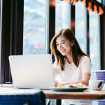 会社員をしながら個人事業主になれる?副業で開業届を出す方法やメリ...