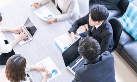 エンゲージメントとは？会社で高める方法を自己決定理論から解説