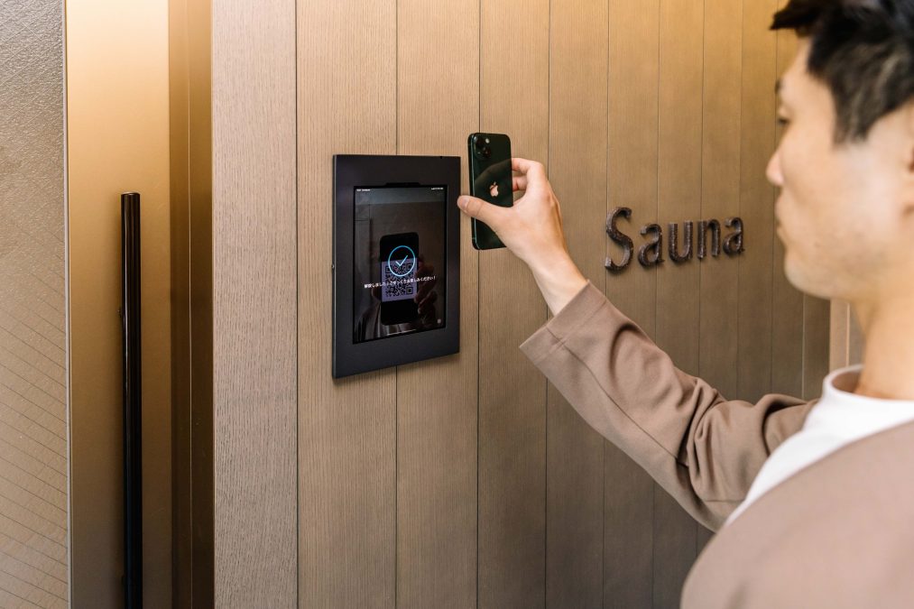 「天神住友生命 FJ ビジネスセンター」 スマホひとつで全ての共用施設の予約が可能に。顔認証入退館にも対応