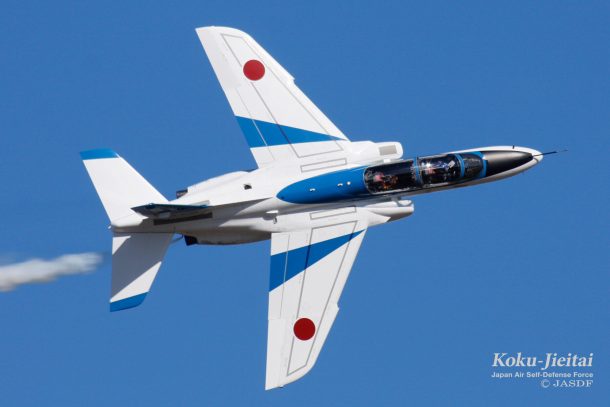 ブルーインパルス 三代目機種 T-4
