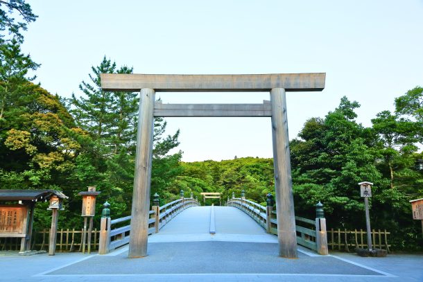 伊勢神宮・内宮の宇治橋前にある大鳥居