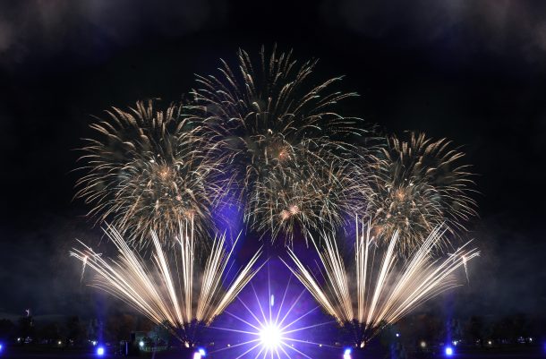 夜空を埋め尽くす迫力満点の万博夜空がアートになる日2026大輪の花火