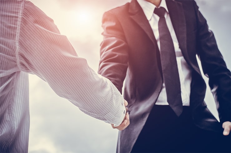 訪問営業とオンライン営業との違い 訪問営業とオンライン営業との違い