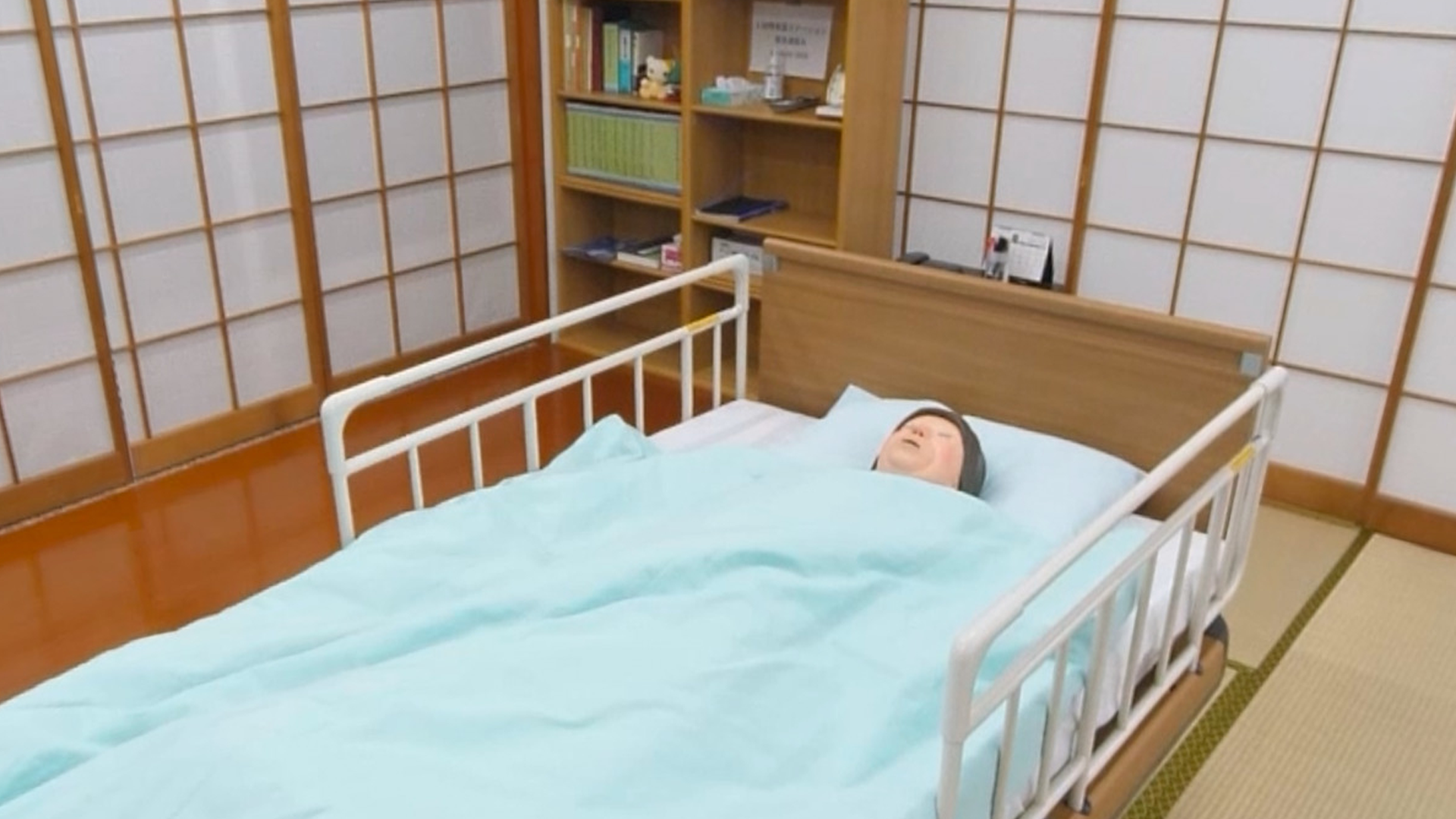 高齢患者への食事援助のVRコンテンツイメージ